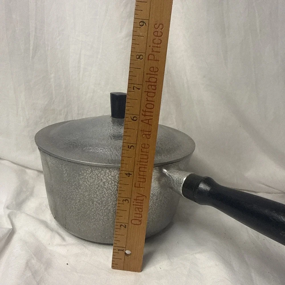 Vintage Club Aluminum Hammercraft 2-3 Qt Saucepan w Lid Wood Handle Mid Century